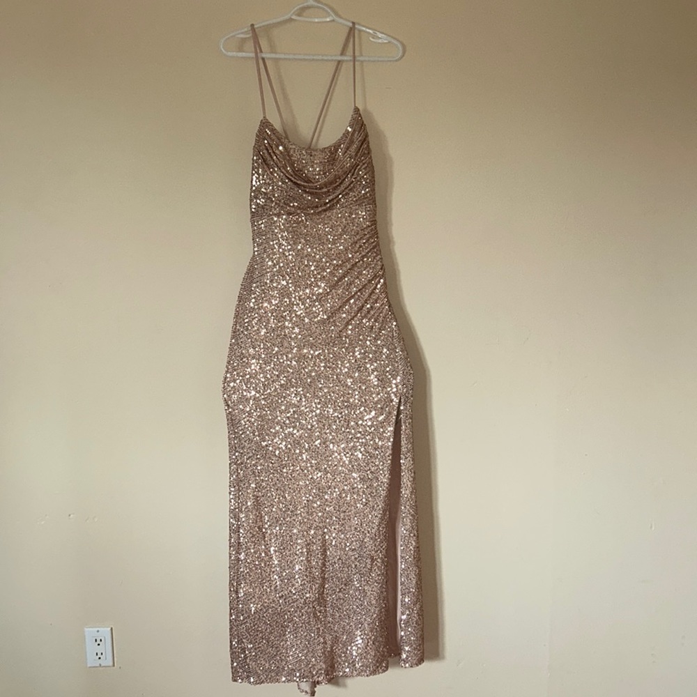 Night Way Gold Formal Dress Size:14